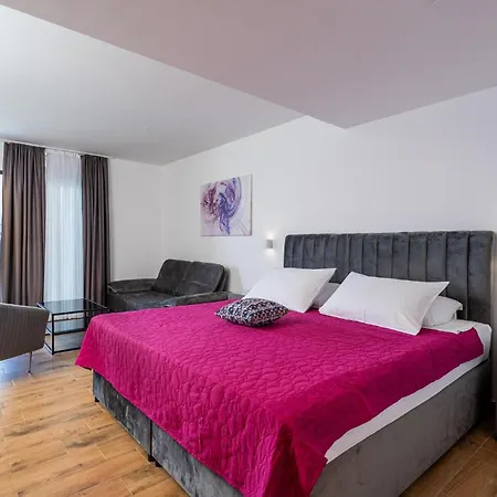 In With Sauna Hébergement de vacances *