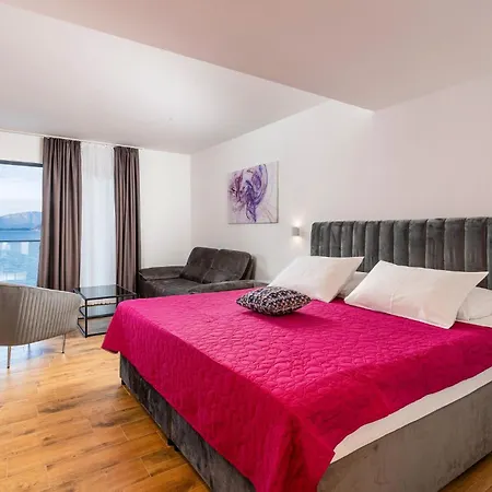 Vikendica In With Sauna *