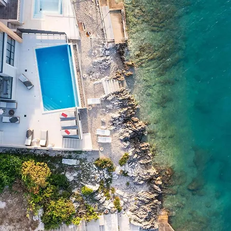 Vikendica In With Sauna *