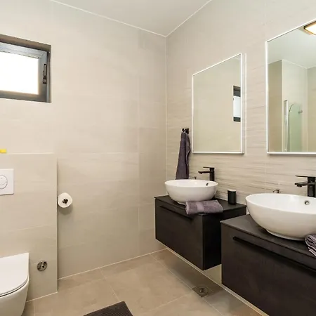 Vikendica In With Sauna Sreser